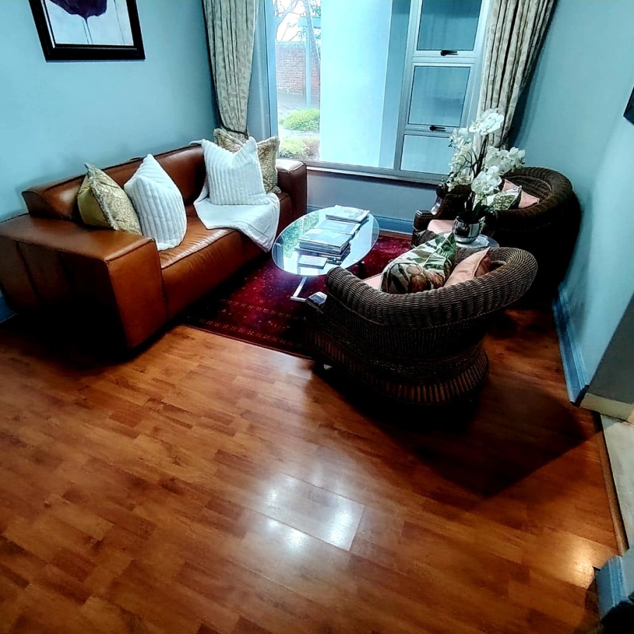 5 Bedroom Property for Sale in Beacon Bay Eastern Cape